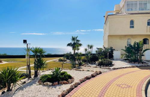La Cala gorgeous 2 bedroom apartment with stunning gardens, pools and sea views - Photo 64