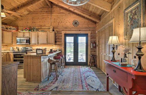 Remote Cabin with Gas Stove Less Than 7 Mi to Town! - Foto 11