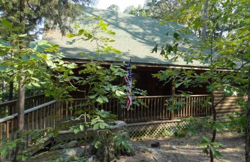 C19, One bedroom luxury, log-sided Couple's Cottage with private hot tub and unique extras cottage - Foto 5