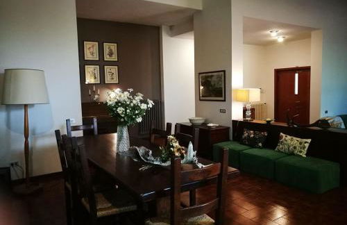 Hillside semi-detached villa with panoramic views - Foto 6