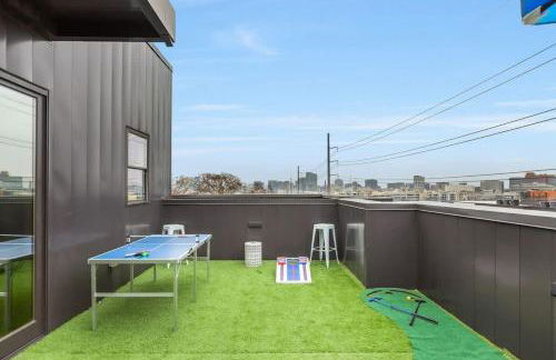 Huge Private Patio with Games & Skyline Views - Foto 24