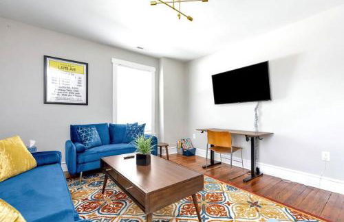 Stay, Play and Pass Go at the Monopoly Penthouse! - Foto 2