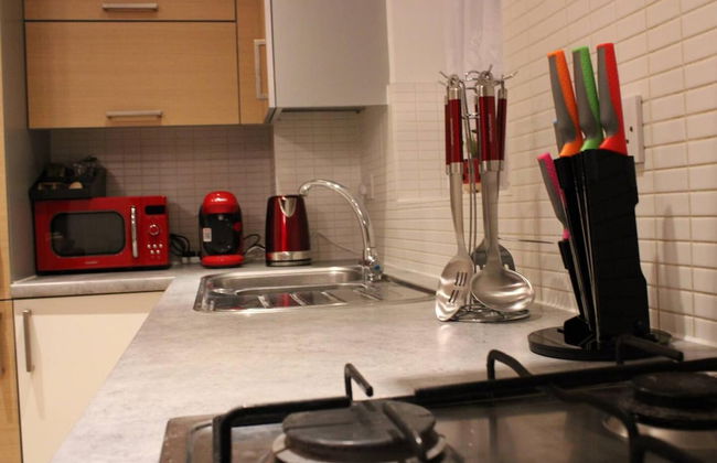 Apartment - Sleeps 2 - Parking - Station Close - Photo 3