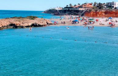 Casa Mario, La Zenia Boulevard area,fantastic 2 bedrooms, 2 bathrooms house with communal swimming pool and barbecue - Photo 33