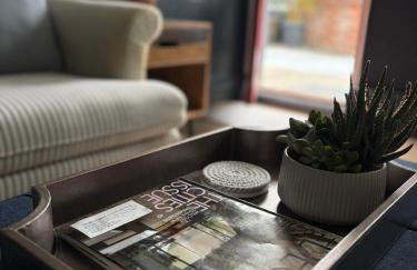 Cozy Sunfilled House with Deck Patio Garden - Foto 18