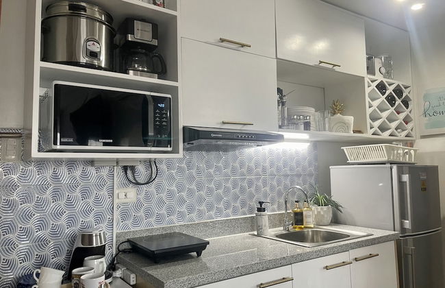 Mesavirre Bacolod | Elegantly Furnished 1BDM w/Balcony @ LOPEZ LUX. - Foto 21