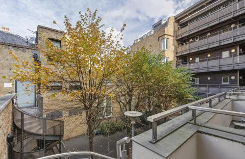 Stylish 2BR Retreat Steps from Kings Cross - Foto 35