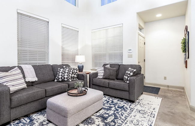 Upstay - 2-home Complex in Govalle for 18ppl - Photo 8