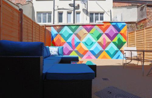 North Rd Apartment with Garden by N And N Stays Ltd, Close to vibrant Gloucester Rd with plenty of restaurants and shops near by, free on street parking - Foto 13