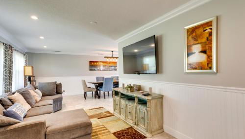 Pool and Screened-In Patio Tropical Florida Abode - Foto 4