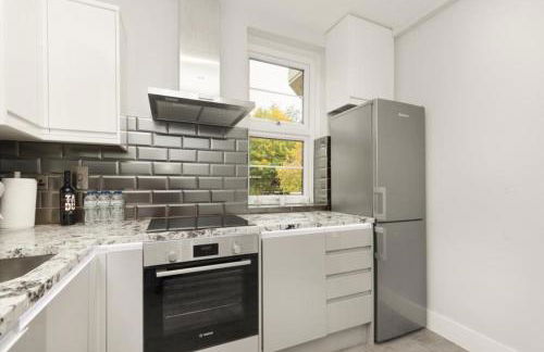 Tower Bridge St Katherines Docks 2 Bedroom Appartment - Photo 8