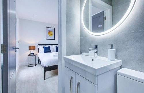 Hybrid Resi - Uxbridge, On-site car or van parking, near London Heathrow Airport - Photo 84