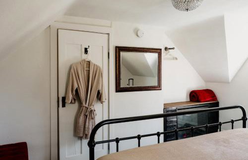 Charming Cabin with Hot Tub & Fire Pit - Foto 20