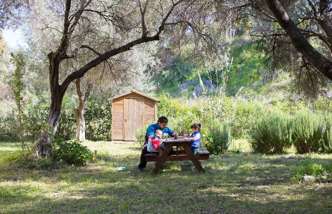 Cute Yellow Handmade House With Garden - Foto 78