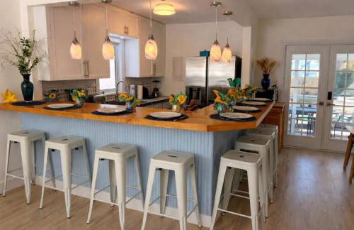 The Peacock Bungalow- Heated Pool & Jacuzzi- 5 min to beach! - Foto 11