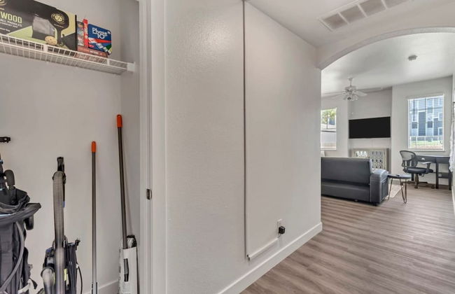 1st Fl King Beds Pool Garage - Near AFB - Foto 3