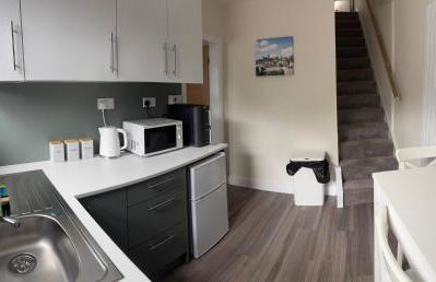 Newly Refurbished, Cosy Flat Minimum 2 nights - Foto 6