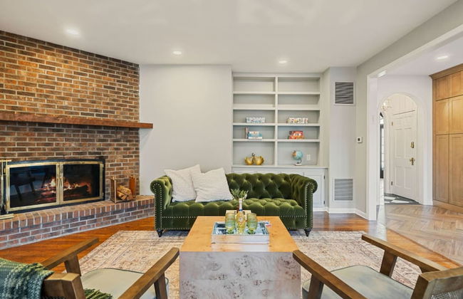 Elegant Spring Stay on Peaceful Retreat - Photo 45