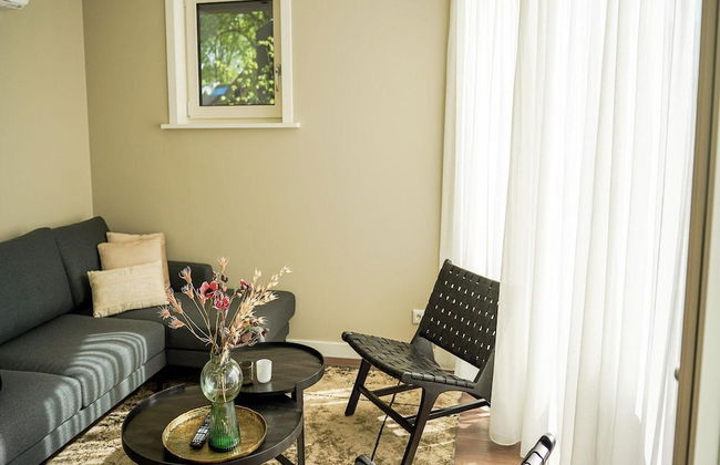 Spacious Holiday Home With Garden - Photo 7