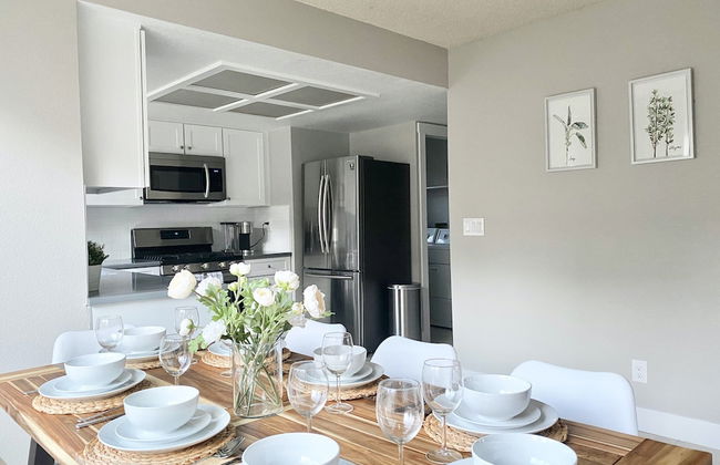 DT Reno - Modern Home Private Patio Workspace - Photo 10