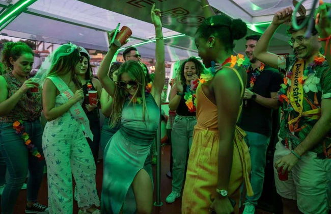 Fiesta en barco por el río Duero - Foto 4