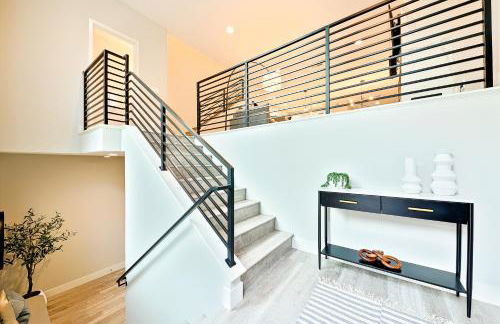 Modern 4BR - Private Balcony - Garage Parking - Foto 29