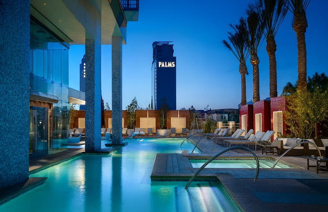 Luxury Suites at the Palms - Foto 1