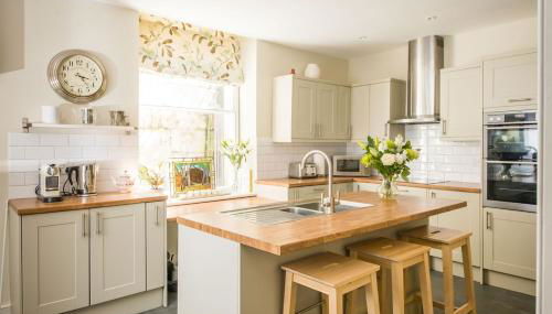 Bespoke Central Town House - Photo 3