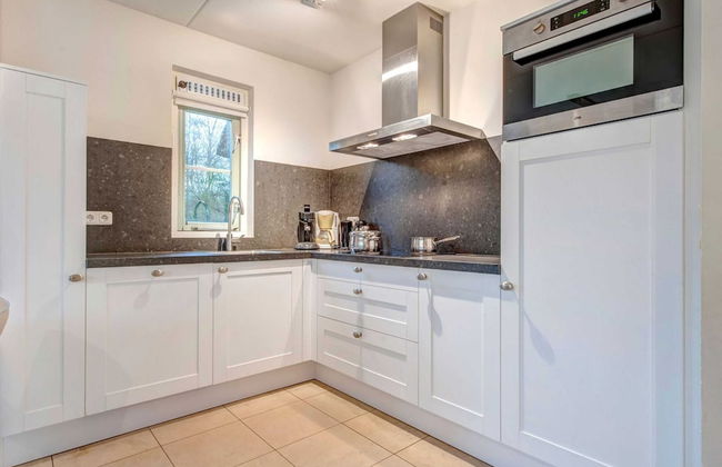 Thatched Villa With Wifi, sea at 1 km in Cosy Domburg - Photo 3