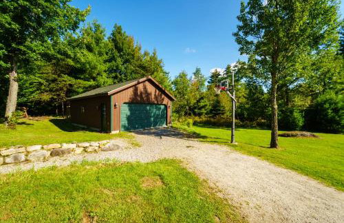 Adirondack Alpine Cabin with Hot Tub, Near Whiteface, Lake Placid, Game Rm, Fenced Yard, Views - Foto 60