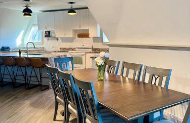 DeLand Dome House- 98 Inch TV - Open Kitchen - Near Bridle Oaks - Photo 42