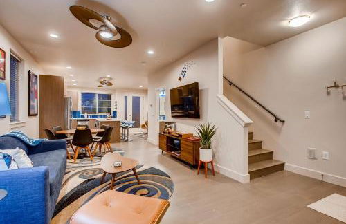 Elegant Townhome Near Old Town, Breweries and River! - Foto 32