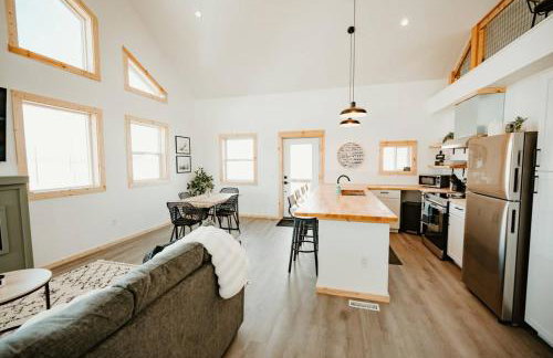 New Cabin Pet Friendly With A Game Room And King Beds - Foto 32