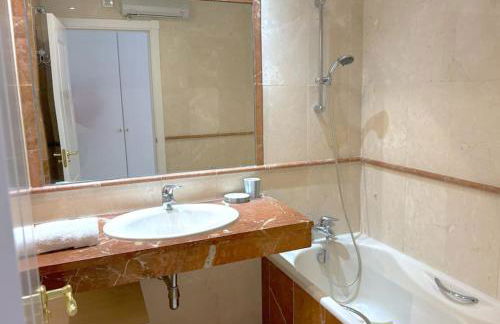 Evans Realty AX Playa & Piscinas & Garaje - Photo 24