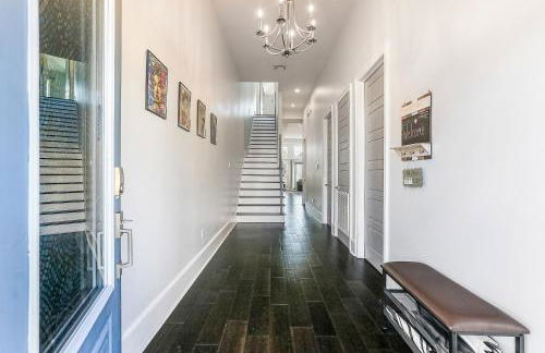 Sunny home walking distance to Quarter and Dome - Foto 1