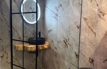 The Funky Hideaway with Hot Tub - Foto 10