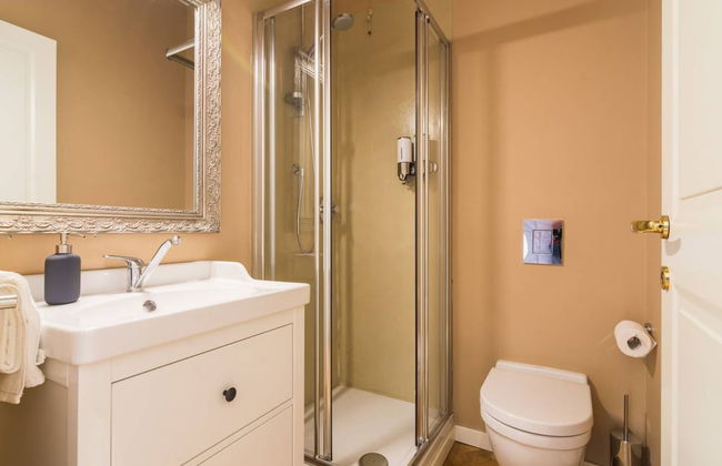 Luxury 3 Bedrooms Near Duomo - Photo 25