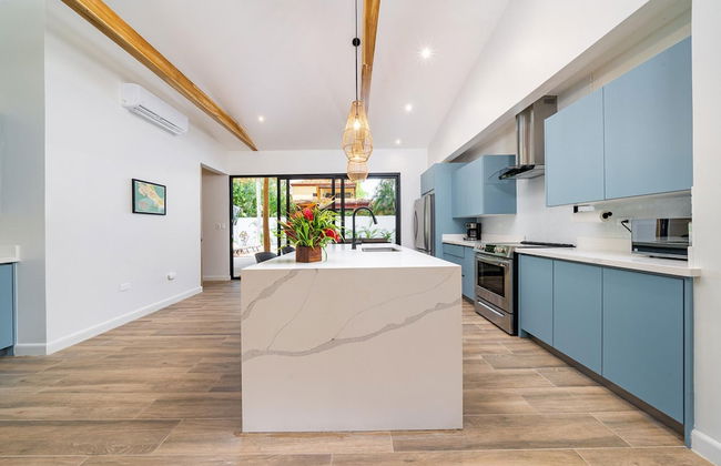 Tropical Brand new 4 BR gem in Potrero Near Beach - Casa Marzo - Photo 24