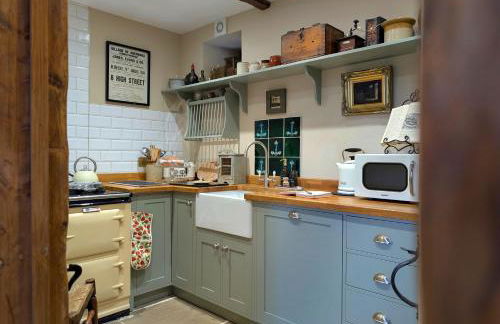 Gablebach Cottage With outdoor tub & log burner - Photo 9