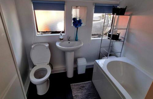 Wildwood Cabin - Sleeps 6 Hot Tub & Parking - Foto 3