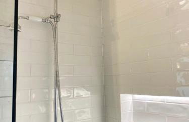 Luxury Boutique retreat, hot tub, dog friendly - Foto 26