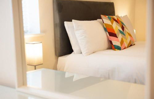 1 The Royal Serviced Apartments, Harwich SuperKing Bed, Parking, Fast WiFi - Foto 6