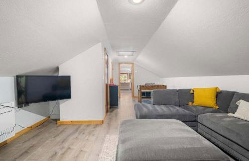 Sleeps 14 Home w Pool Great for Families - Photo 26