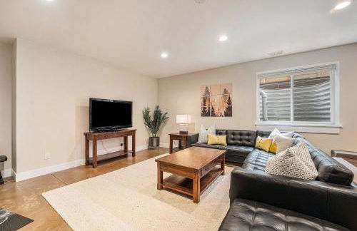 Walk to Broncos Stadium Hot tub & Rooftop - Foto 15