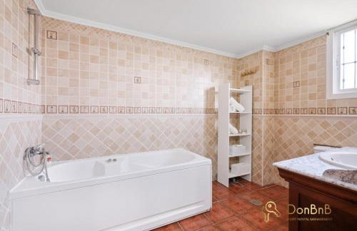 Casa de 2 dormitorios con piscina privada y desayuno incluido en Alhaurin - Photo 12