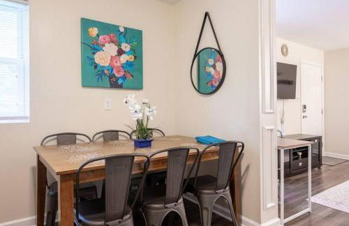 *Cool Crib * King Bed * Long Term Stays * Duke* - Foto 12