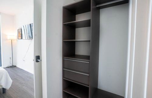 Downtown Miami 2BR Retreat - Walk to Bayside & Port - Sleeps 6 - Foto 21