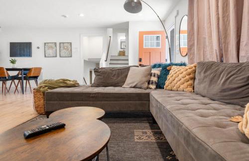 Outdoor Projector, Arcade, Fire Pit, 2 Car Garage, 2 Living Rooms - Foto 16