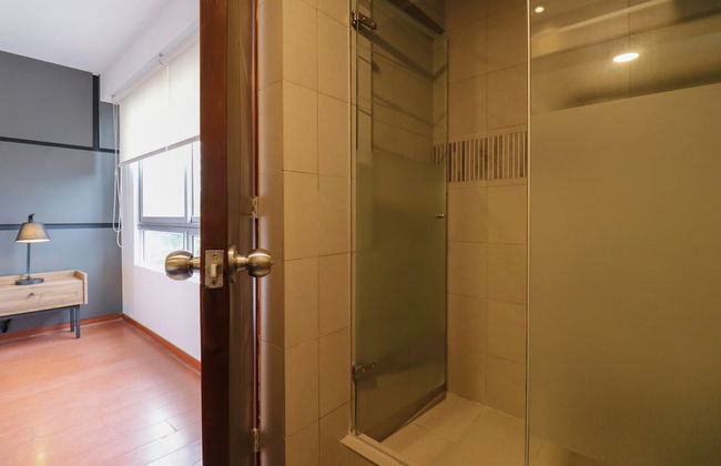 w Elegant 2BR w Fantastic View in Miraflores - Photo 24