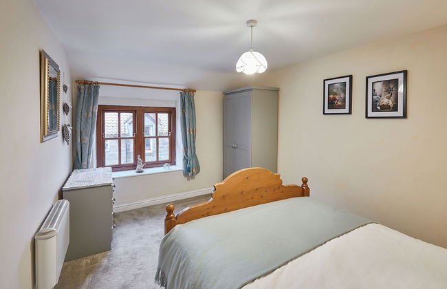 Host Stay Lavender Cottage - Photo 4